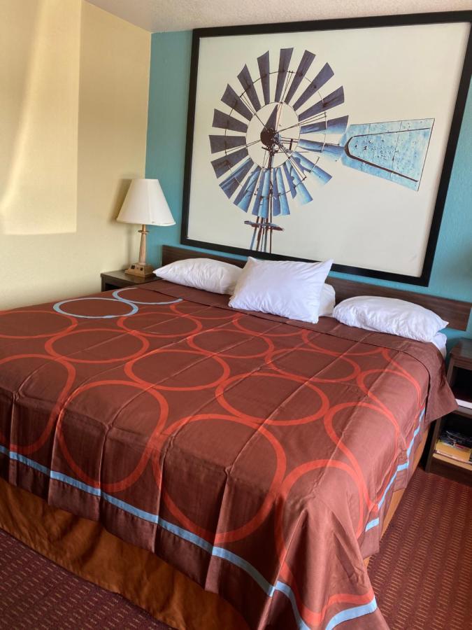 Super 8 By Wyndham Midwest City Ok Buitenkant foto