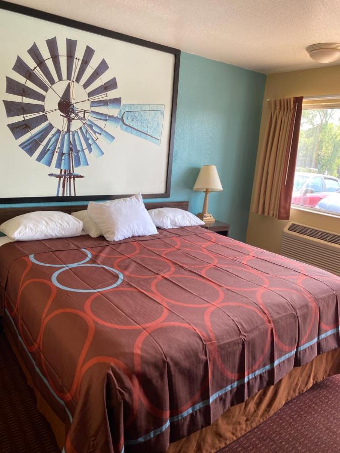 Super 8 By Wyndham Midwest City Ok Buitenkant foto