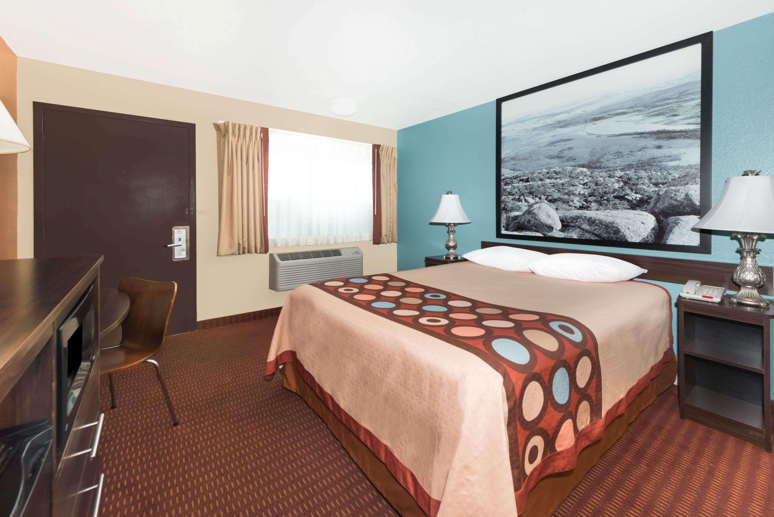 Super 8 By Wyndham Midwest City Ok Buitenkant foto