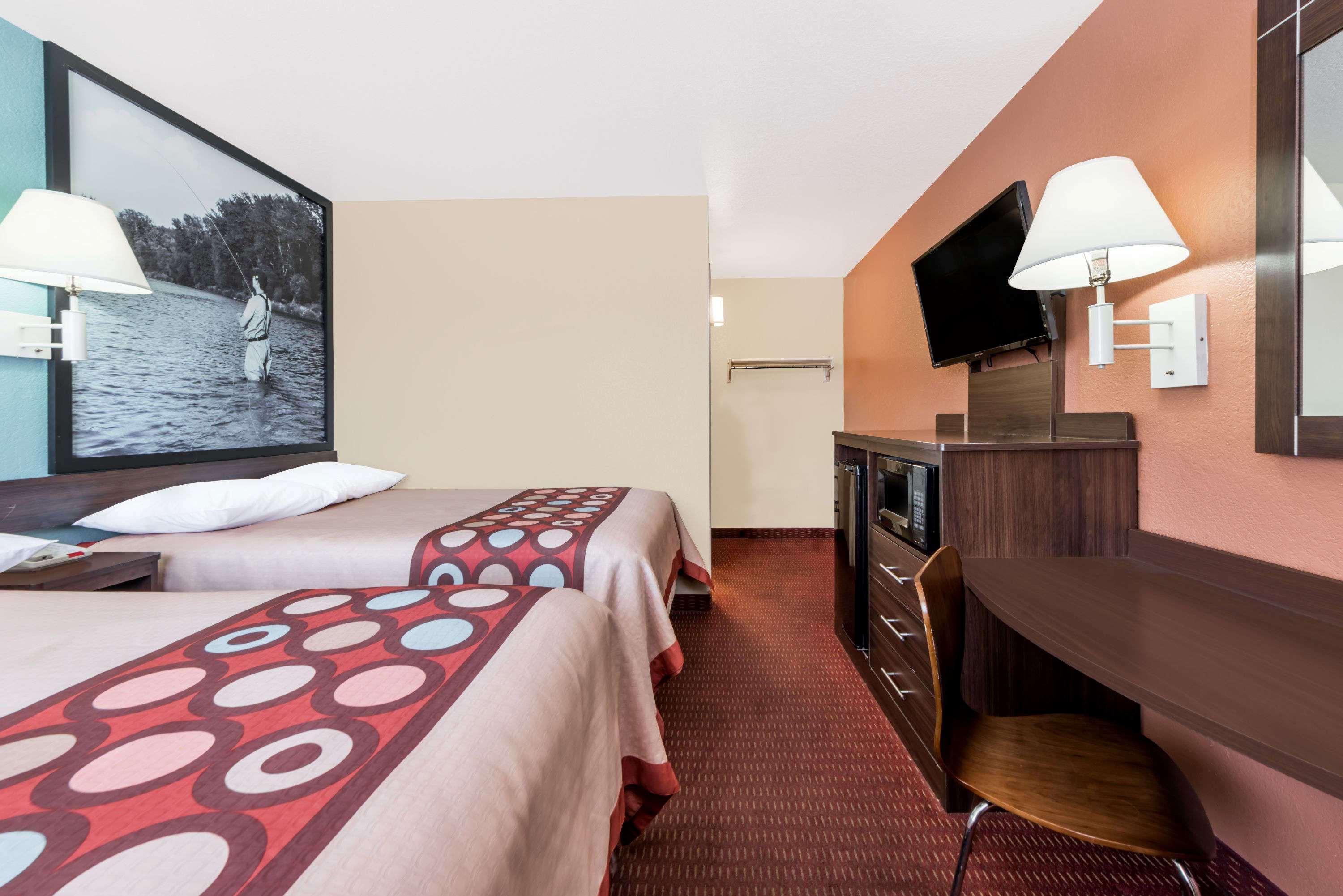 Super 8 By Wyndham Midwest City Ok Buitenkant foto