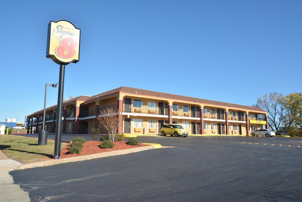 Super 8 By Wyndham Midwest City Ok Buitenkant foto